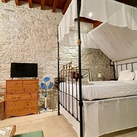 Juliet By Trulycyprus Dhoros