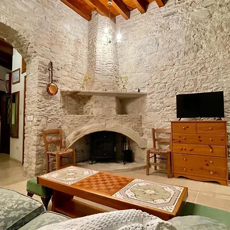 بيت للعطل Juliet By Trulycyprus Dhoros